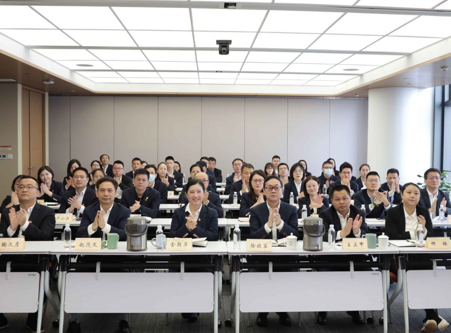 1666839361585561ijxq.jpg 二十大鼓掌(修後2).jpg