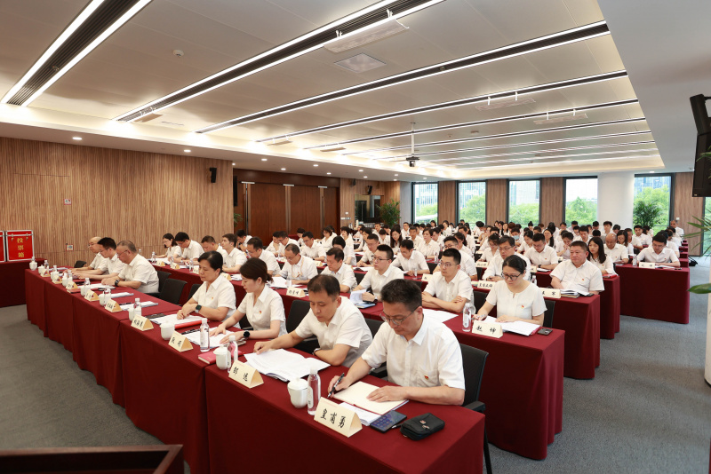 betway综合在线第八次黨(dang) 員大會(hui)  全景.jpg