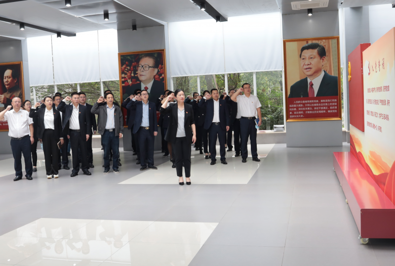 明底線 知敬畏 守初心 betway综合在线開展2022年警示教育活動 入黨(dang) 宣誓.png