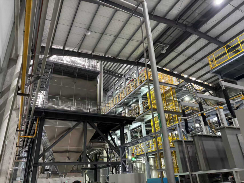 東(dong) 方產(chan) 融投資企業(ye) 英納新能源生產(chan) 線.jpg